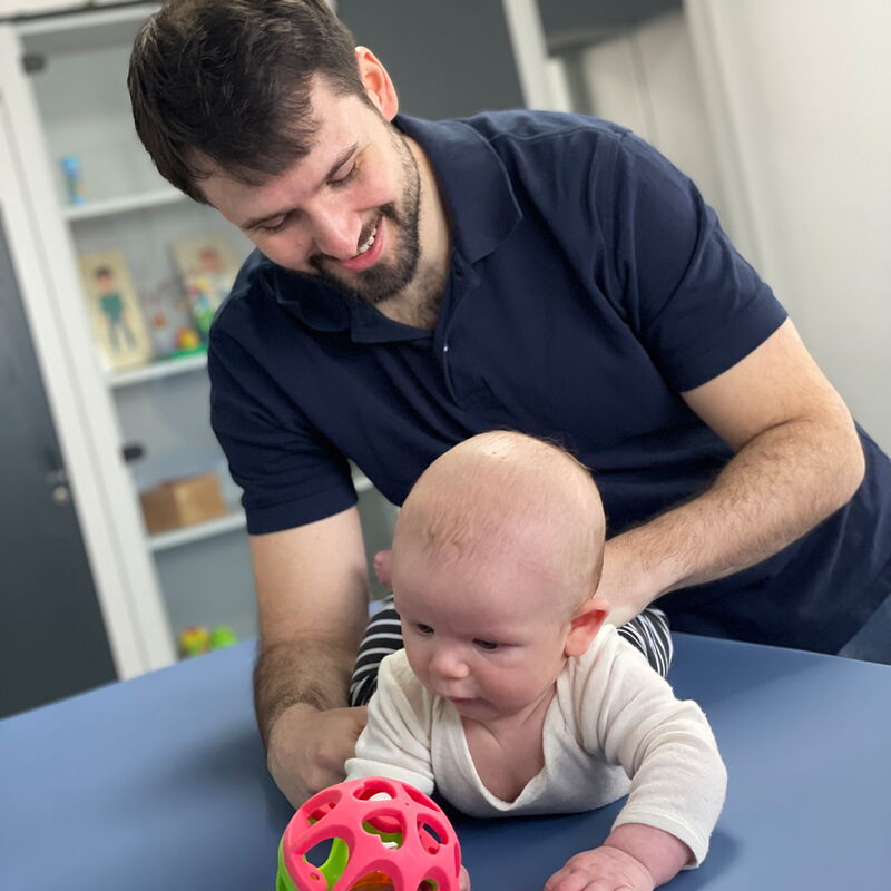 Dmitrij Rohovoy mit Baby